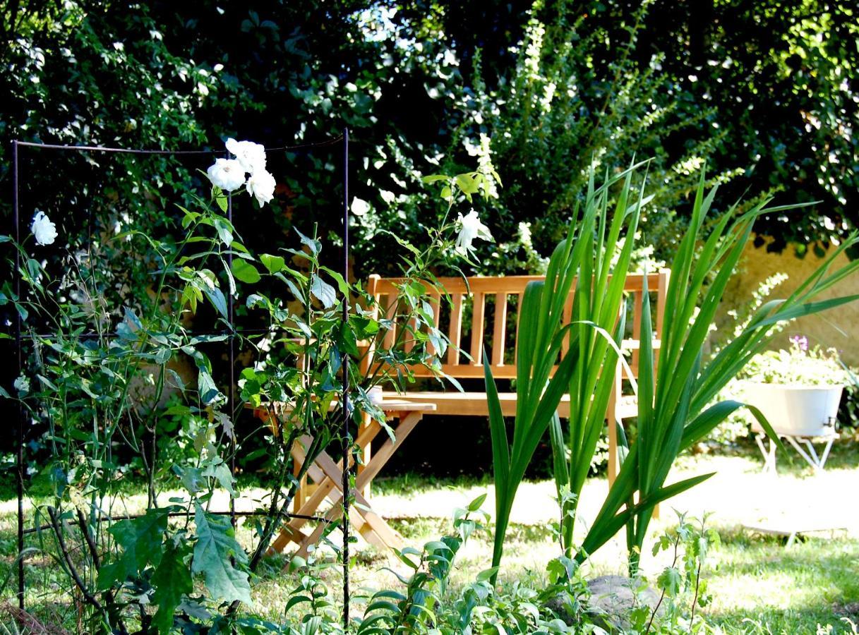 Madeleine Bergerac Bed & Breakfast Exterior photo