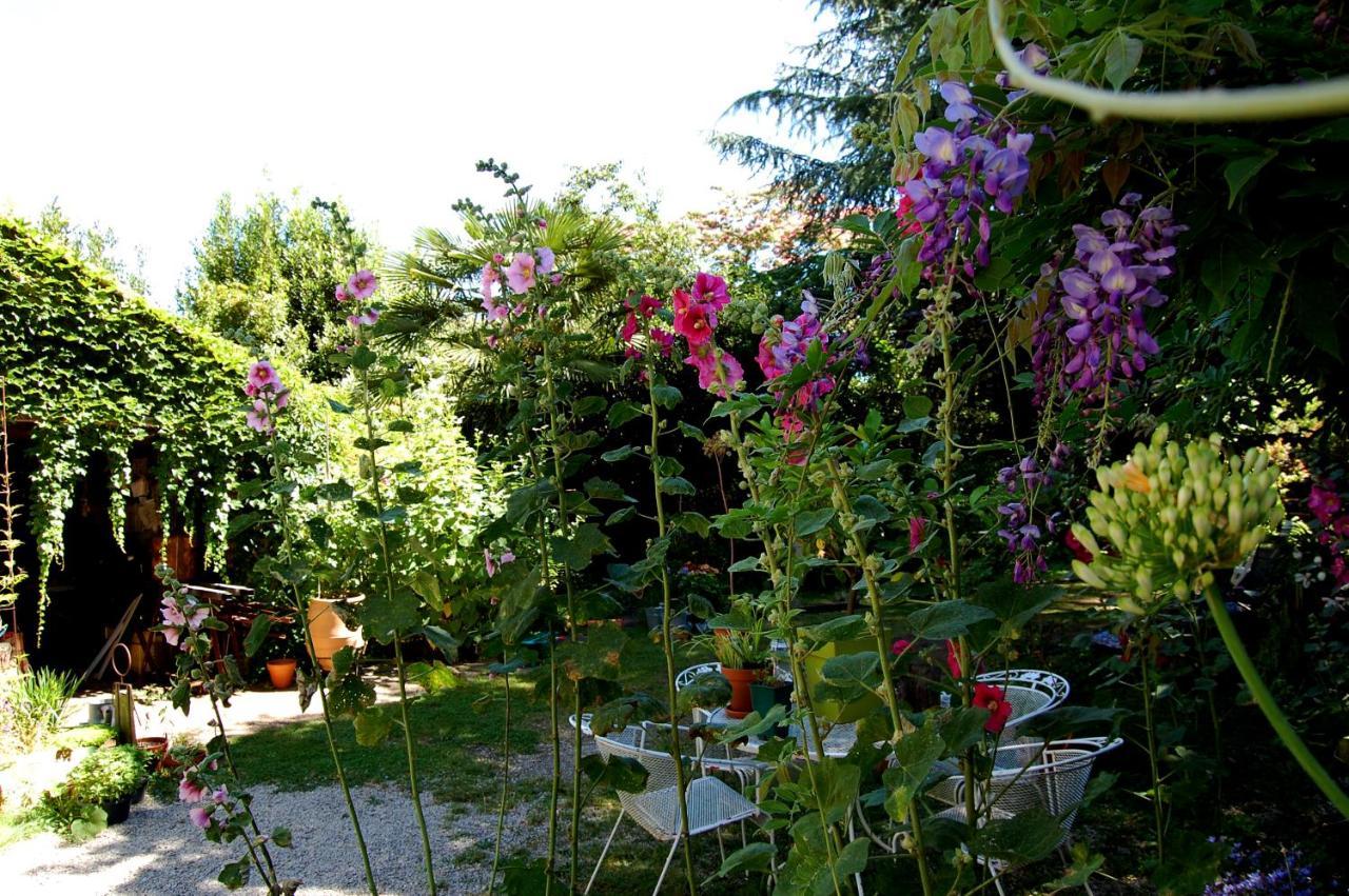 Madeleine Bergerac Bed & Breakfast Exterior photo